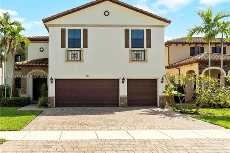 House for Sale at 551 Se 35th Ave, Homestead,  FL 33033
