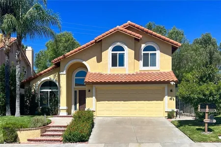 Unit for sale at 28944 Shadow Valley Lane, Saugus, CA 91390
