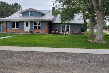 House for Sale at 300 4th St. 4th St, Burlington,  WY 82411