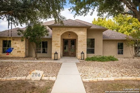 House for Sale at 206 Sandpiper Ln, Mcqueeney,  TX 78123-3386