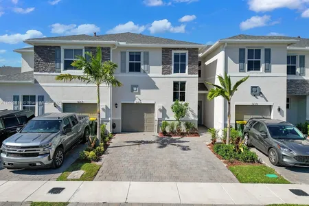 Townhouse for Sale at 809 Se 19th St #0, Homestead,  FL 33034