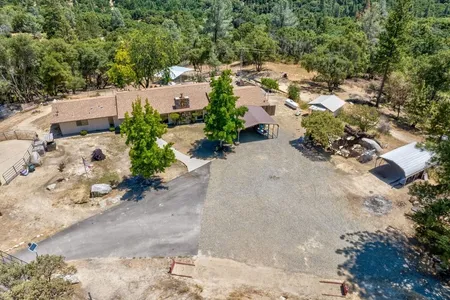 House for Sale at 2167 Kemble Road, Mariposa,  CA 95338
