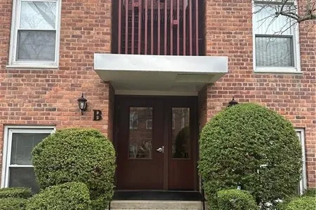 Co-Op for Sale at 61 Maine Avenue #B12, Rockville Centre,  NY 11570
