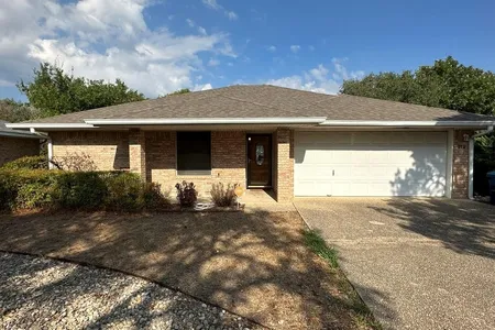 House for Sale at 112 W Summer Loop, Kerrville,  TX 78028