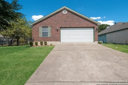 House for Sale at 1132 Mira Loma Ln, San Marcos,  TX 78666