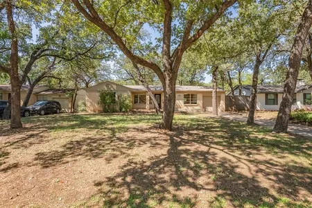 House for Sale at 1414 S Oak Street, Arlington,  TX 76010