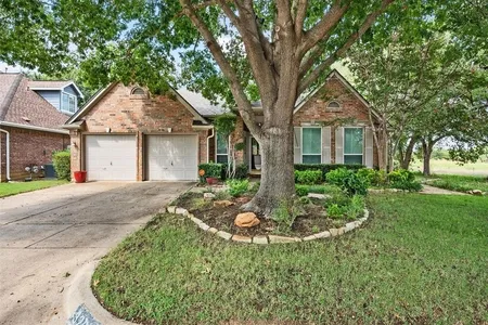House for Sale at 3201 Arcadia Drive, Arlington,  TX 76017