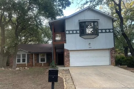 House for Sale at 3404 Buckingham Drive, Arlington,  TX 76015