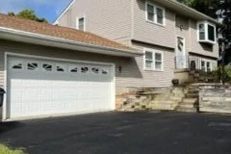 Unit for sale at 27 Suncrest Drive, Waterford, NY 12188