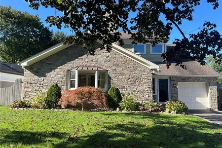 Unit for sale at 22 Maplewood Drive, Greenwich, Connecticut 06807