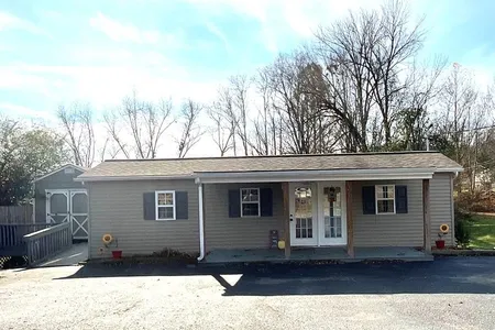 Unit for sale at 609 West Main Street, Byrdstown, TN 38549