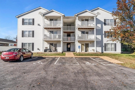 Unit for sale at 101 Towne Square Court, Eureka, MO 63025