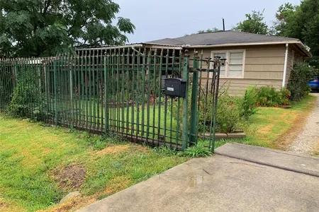 Unit for sale at 13441 Indianapolis Street, Houston, TX 77015