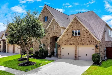 Unit for sale at 9219 Lakeshores Lagoon, Cypress, TX 77433