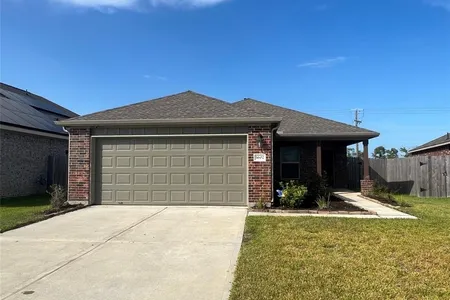 Unit for sale at 3602 Conquest Circle, Texas City, TX 77591