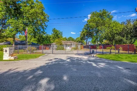 Unit for sale at 2302 Hoskins Drive, Houston, TX 77080