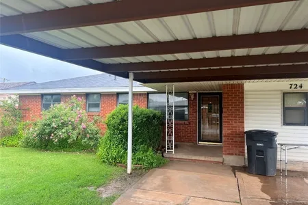 Unit for sale at 724 Southwest 1st Street, Moore, OK 73160