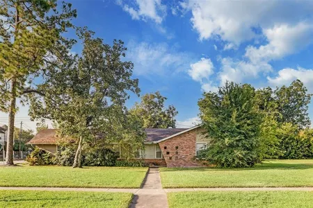 Unit for sale at 5228 Maple Street, Bellaire, TX 77401
