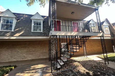 Unit for sale at 2601 Marilee Lane, Houston, TX 77057