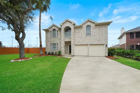 Unit for sale at 3201 Kyle Court, Pearland, TX 77584
