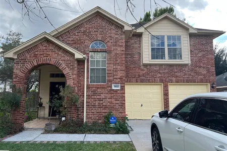 Unit for sale at 5611 Woodland Glade Drive, Houston, TX 77066