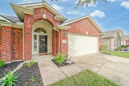 Unit for sale at 2028 Sandy Bank Lane, Pearland, TX 77581