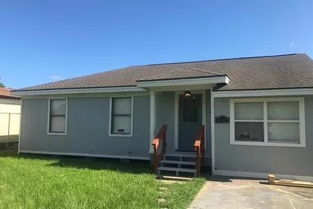 Unit for sale at 209 18th Avenue North, Texas City, TX 77590