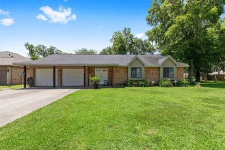 Unit for sale at 329 Freeman Boulevard, West Columbia, TX 77486