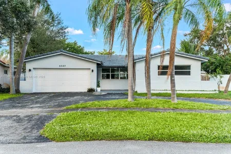 Unit for sale at 5307 Cleveland Street, Hollywood, FL 33021