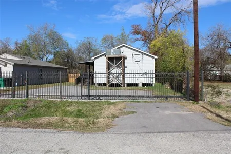 Unit for sale at 7931 Ethel Street, Houston, TX 77028