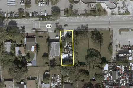 Unit for sale at 752 NW 81st St, Miami, FL 33150