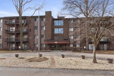 Unit for sale at 14647 Greenwood Road, Dolton, IL 60419