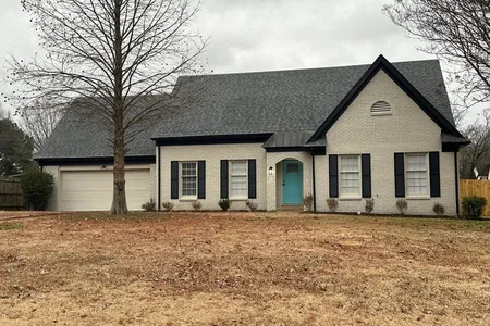 Unit for sale at 399 East Lawnwood Drive, Collierville, TN 38017