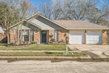 Unit for sale at 1605 Pecan Hollow Street, Pearland, TX 77581