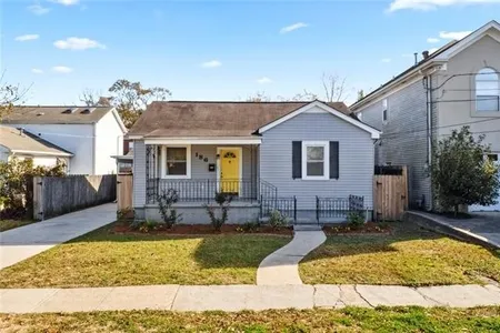 Unit for sale at 186 Metairie Court, Metairie, LA 70001