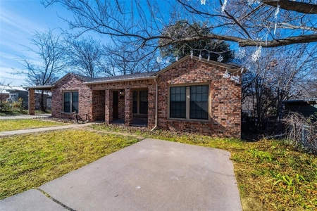Unit for sale at 708 South Brazos Street, Weatherford, TX 76086