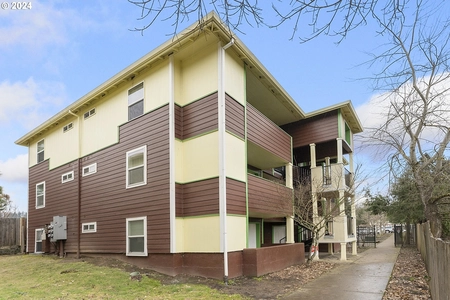 Unit for sale at 9257 Southeast Clinton Street, Portland, OR 97266