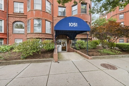 Unit for sale at 1051 Beacon St, Brookline, MA 02446