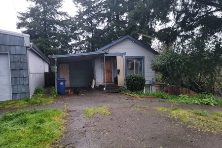 Unit for sale at 510 North Collier Street, Coquille, OR 97423