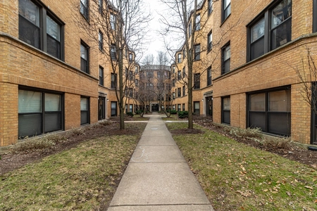 Unit for sale at 7639 N Greenview Avenue, Chicago, IL 60626