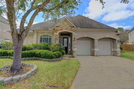 Unit for sale at 2102 Windy Shores Drive, Pearland, TX 77584