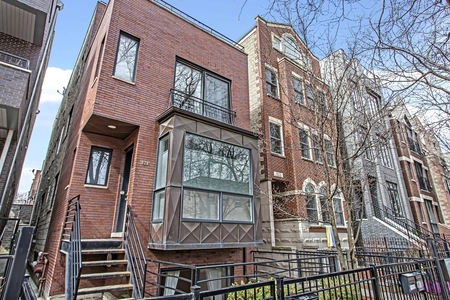 Unit for sale at 920 N Wood Street, Chicago, IL 60622