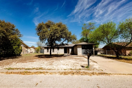 Unit for sale at 102 Rhonda Drive, Del Rio, TX 78840