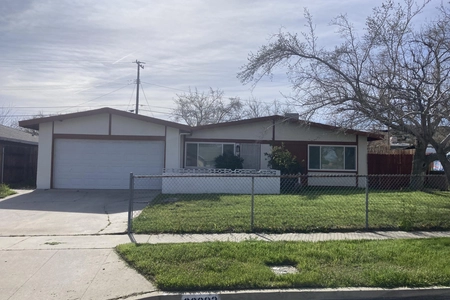 Unit for sale at 38902 Foxholm Drive, Palmdale, CA 93551