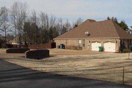 Unit for sale at 14254 Santa Fe Drive, Olive Branch, MS 38654
