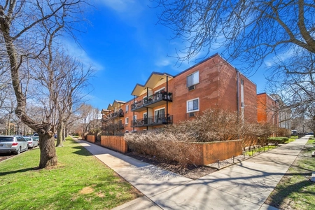 Unit for sale at 1545 W Chase Avenue, Chicago, IL 60626
