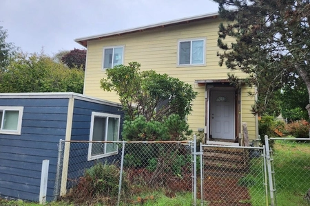 Unit for sale at 2110 NE 28th, Lincoln City, OR 97367