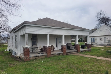 Unit for sale at 205 Southeast 2nd Street, Hoxie, AR 72433