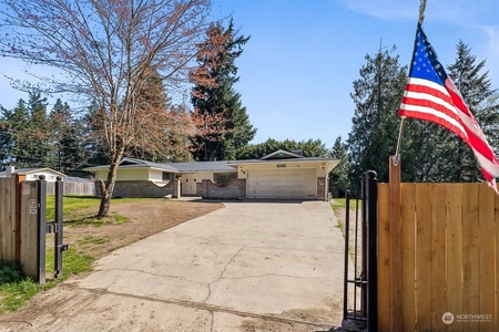 Unit for sale at 15519 Woodland Avenue East, Puyallup, WA 98375