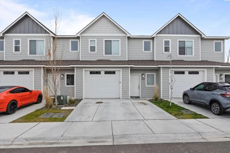 Unit for sale at 525 South Quillan Court, Kennewick, WA 99336